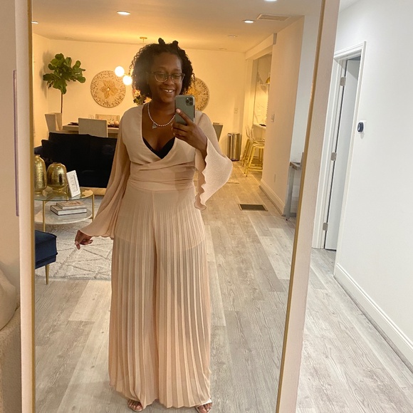 Meet your Posher, Jillian - Picture 1 of 1